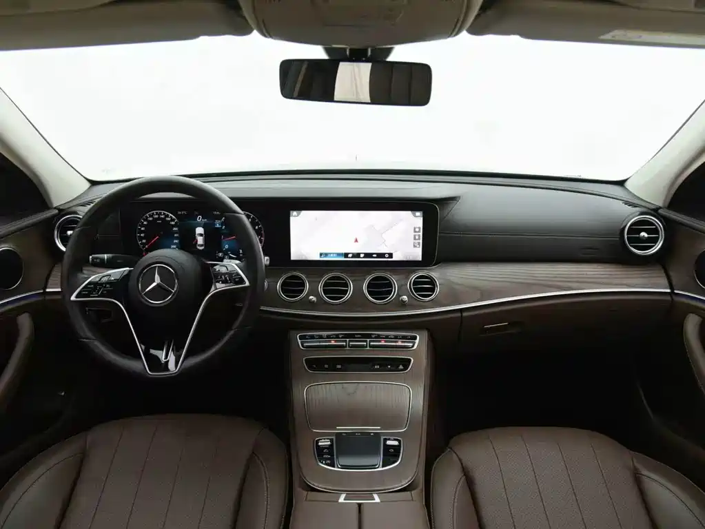 Mercedes-Benz E-Class 2023 — фото 9