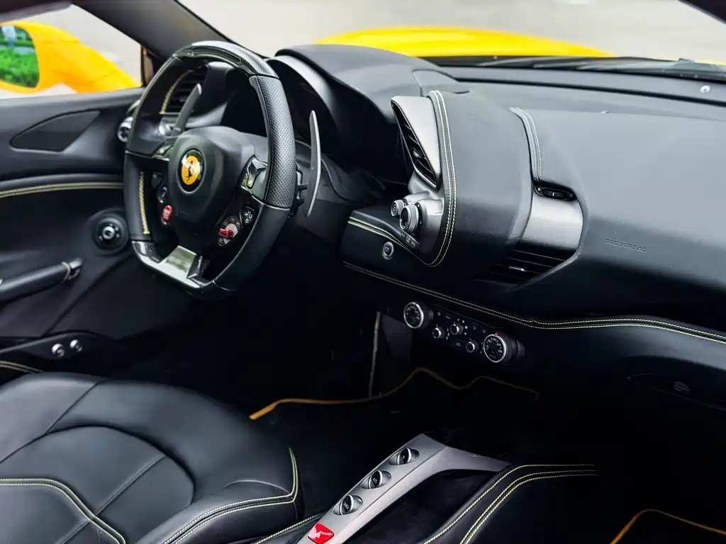 Ferrari 488 2018 — фото 16