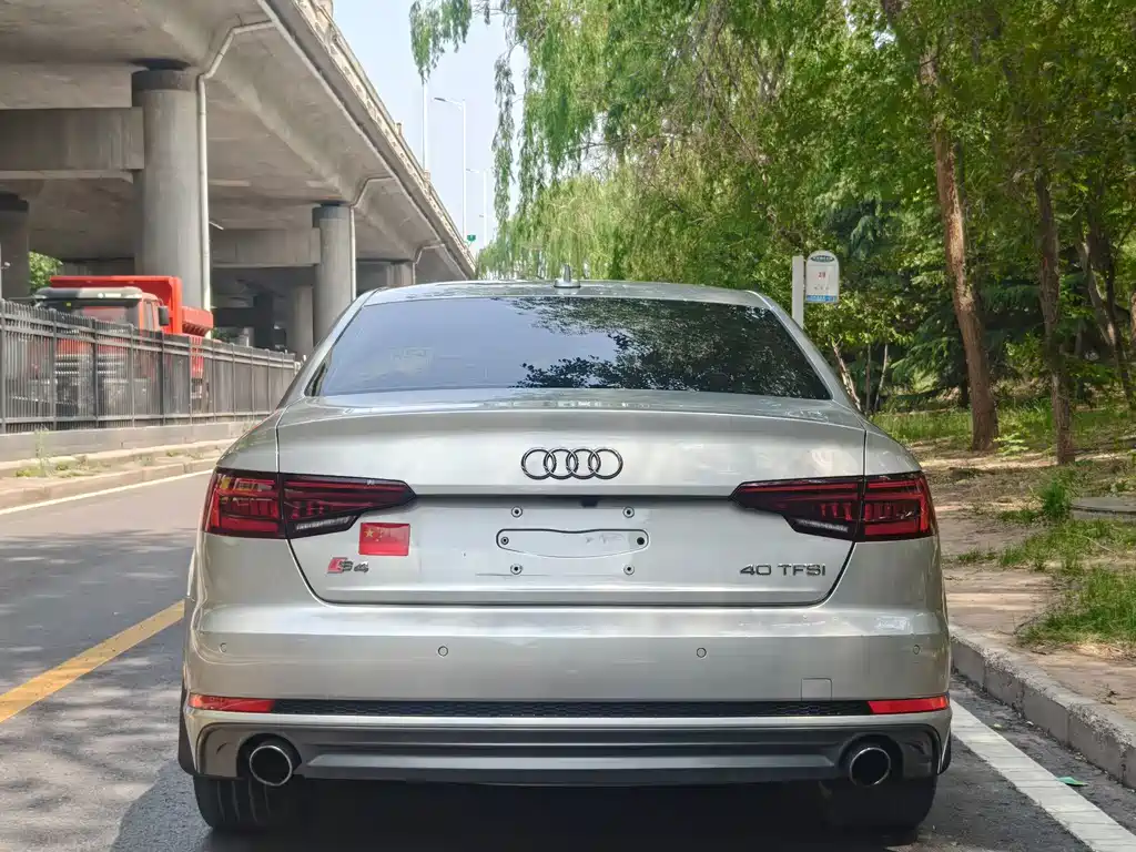 Audi A4L 2018 — фото 7