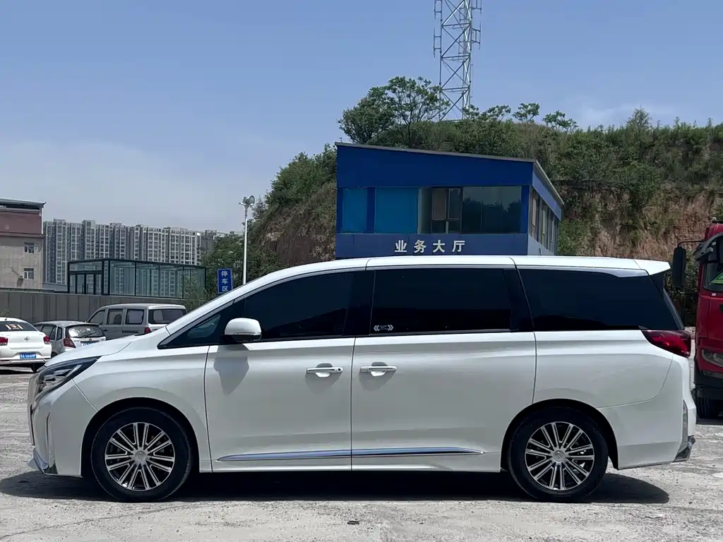 GAC Motor Trumpchi M8 2022 — фото 7