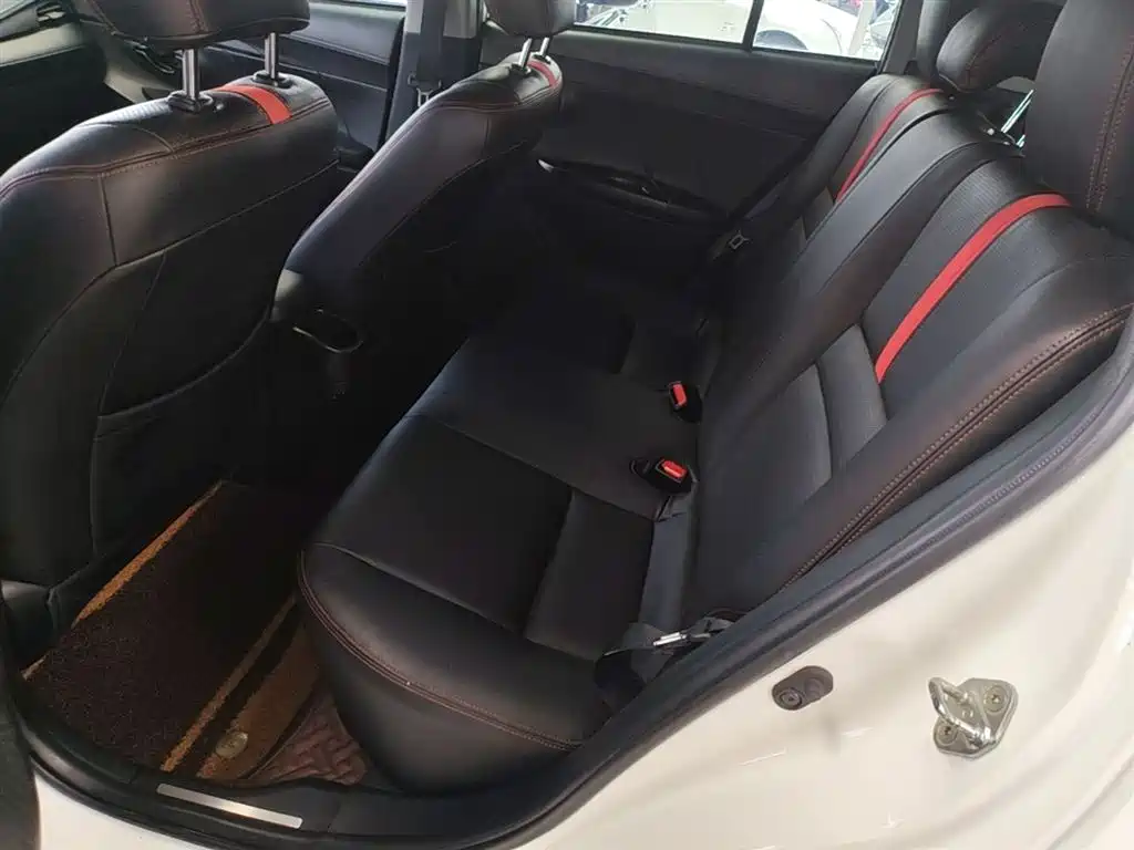 Toyota Yaris L 2020 — фото 17