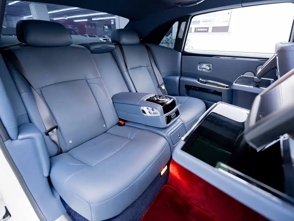 Rolls-Royce Ghost 2014 — фото 12