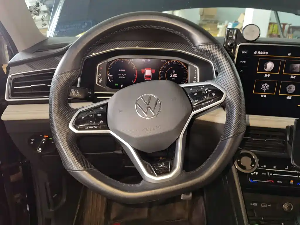 Volkswagen Tiguan L 2022 — фото 11