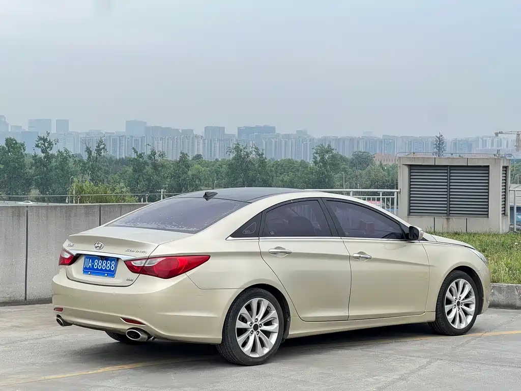 Hyundai Sonata 2012 — фото 9