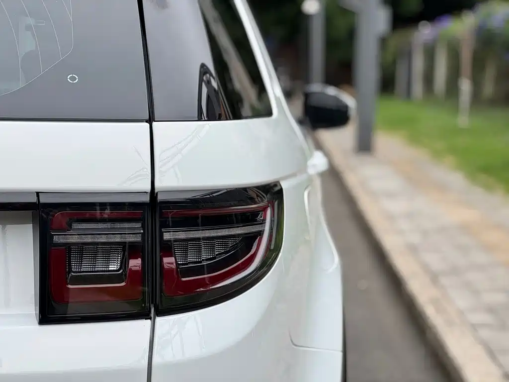 Land Rover Discovery Sport 2021 — фото 20