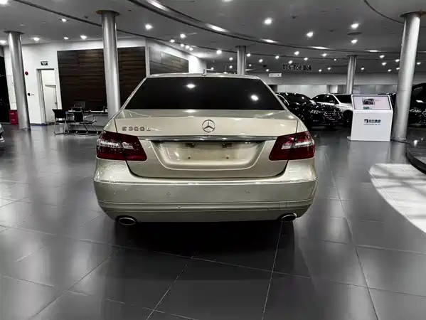 Mercedes-Benz E-Class 2012