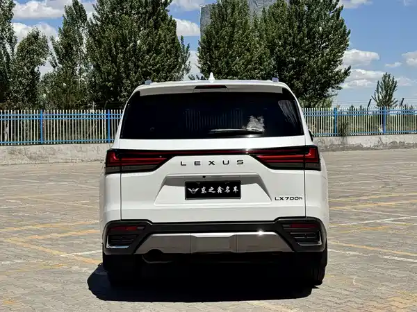 Lexus LX 2026