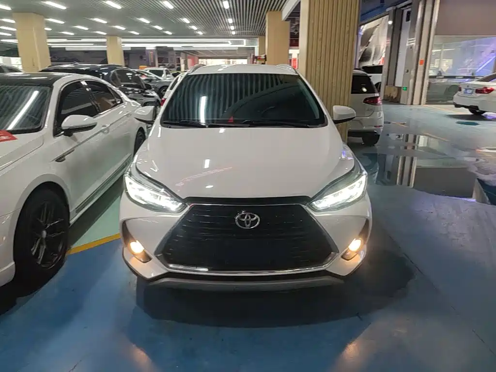 Toyota Yaris L 2022 — фото 3