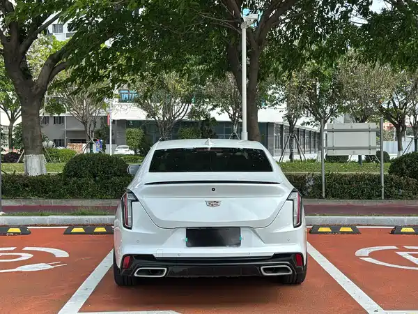 Cadillac CT4 2023