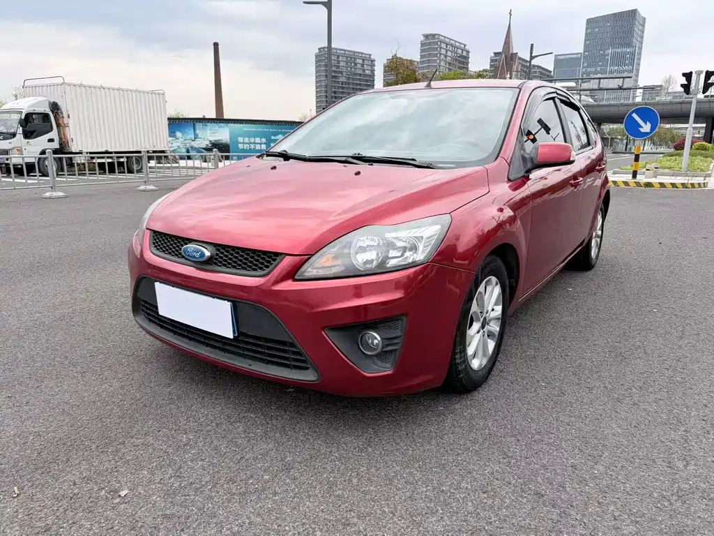 Ford Focus 2014 — фото 1