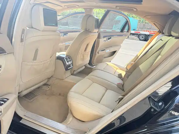 Mercedes-Benz S-Class 2010