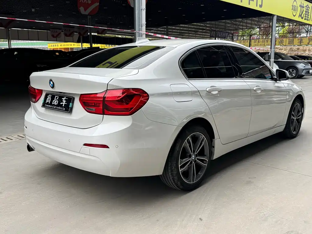 BMW 1 Series 2019 — фото 14