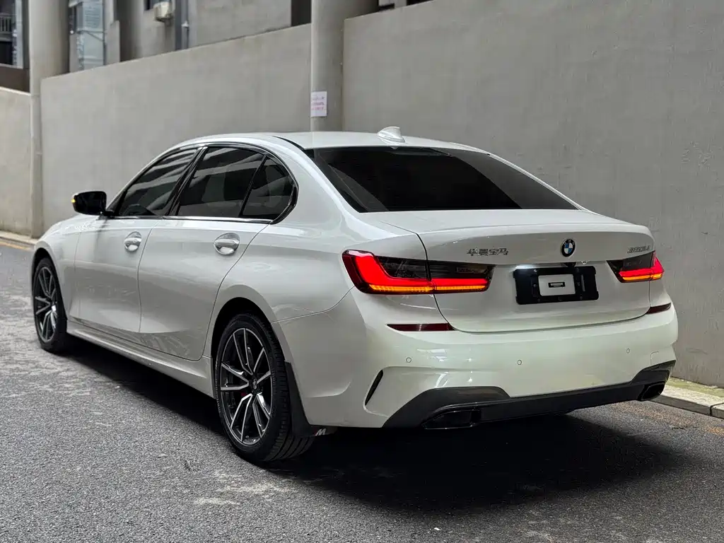BMW 3 Series 2022