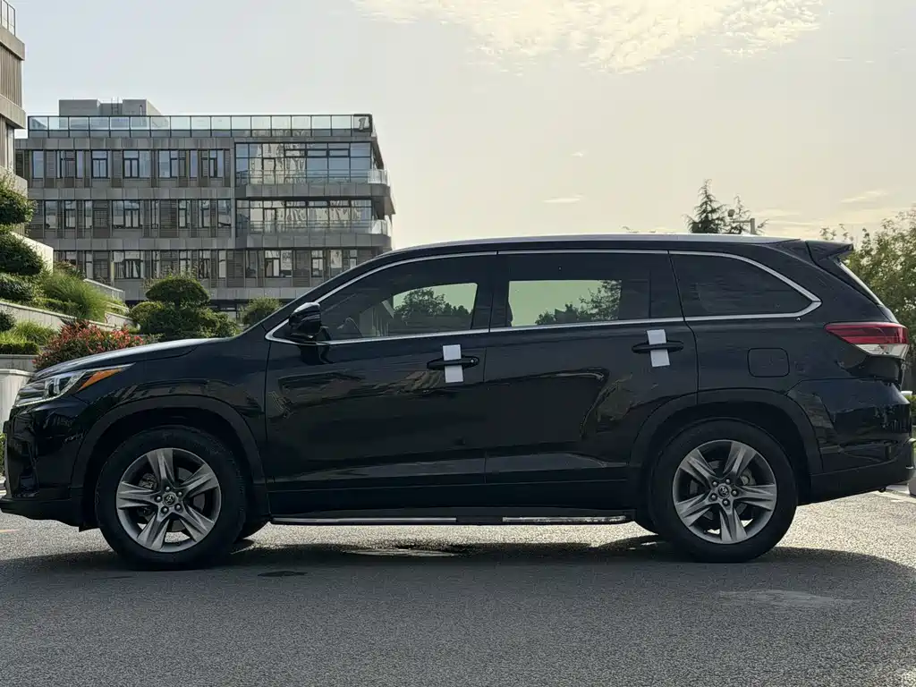 Toyota Highlander 2019