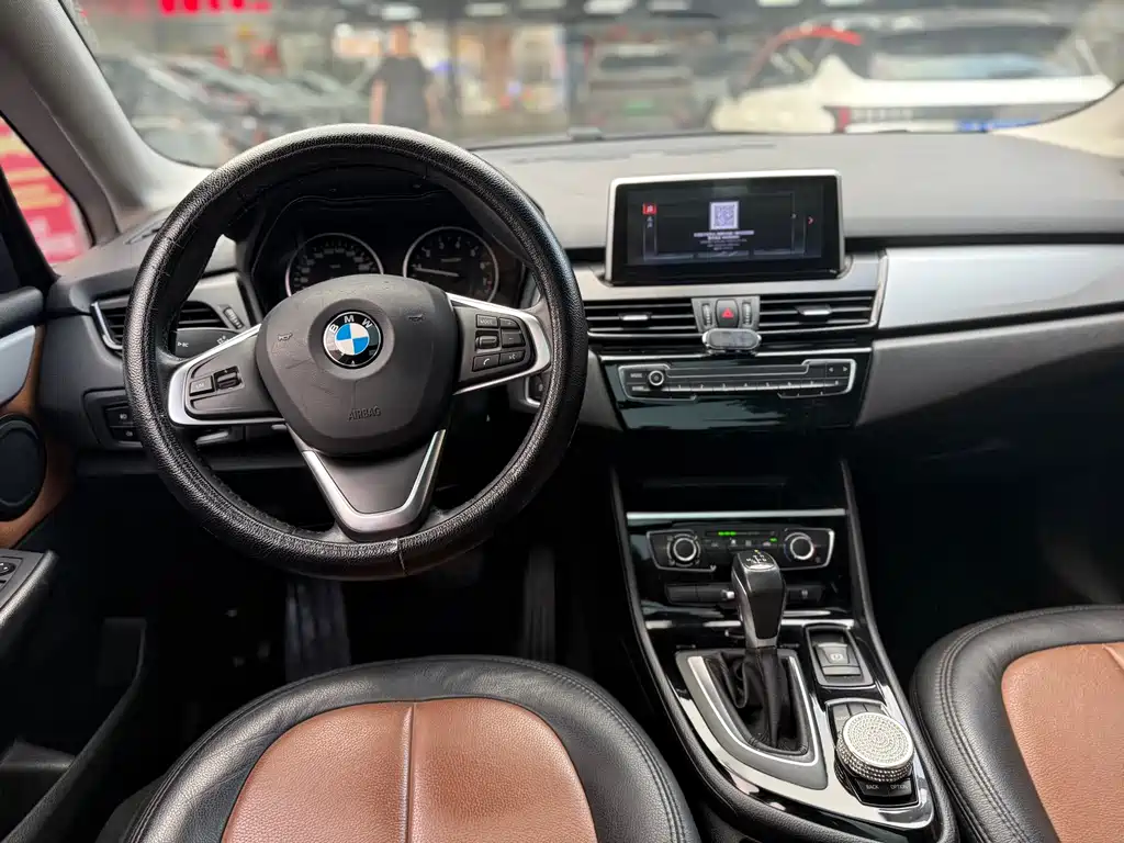 BMW 2 Series Active Tourer 2016 — фото 11