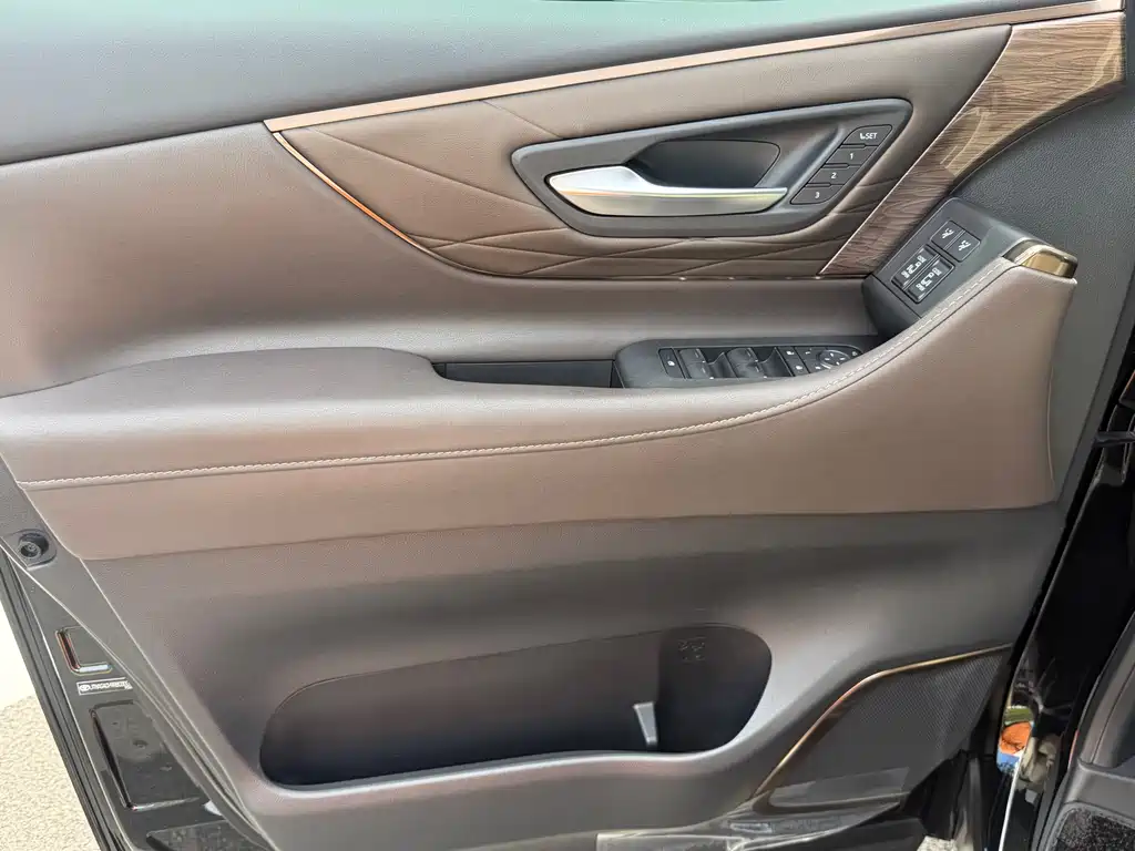Toyota Vellfire 2025 — фото 9