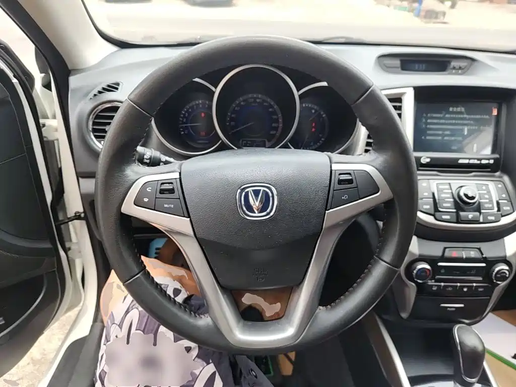 Changan Eado XT 2015 — фото 11