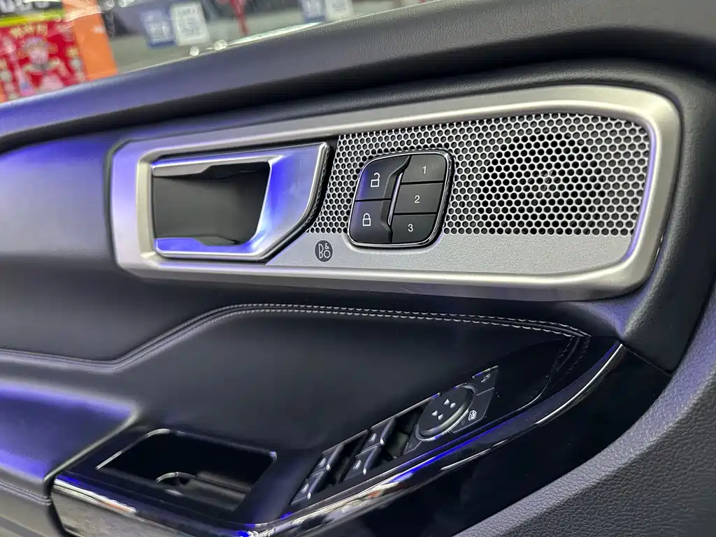 Ford Explorer 2021 — фото 11