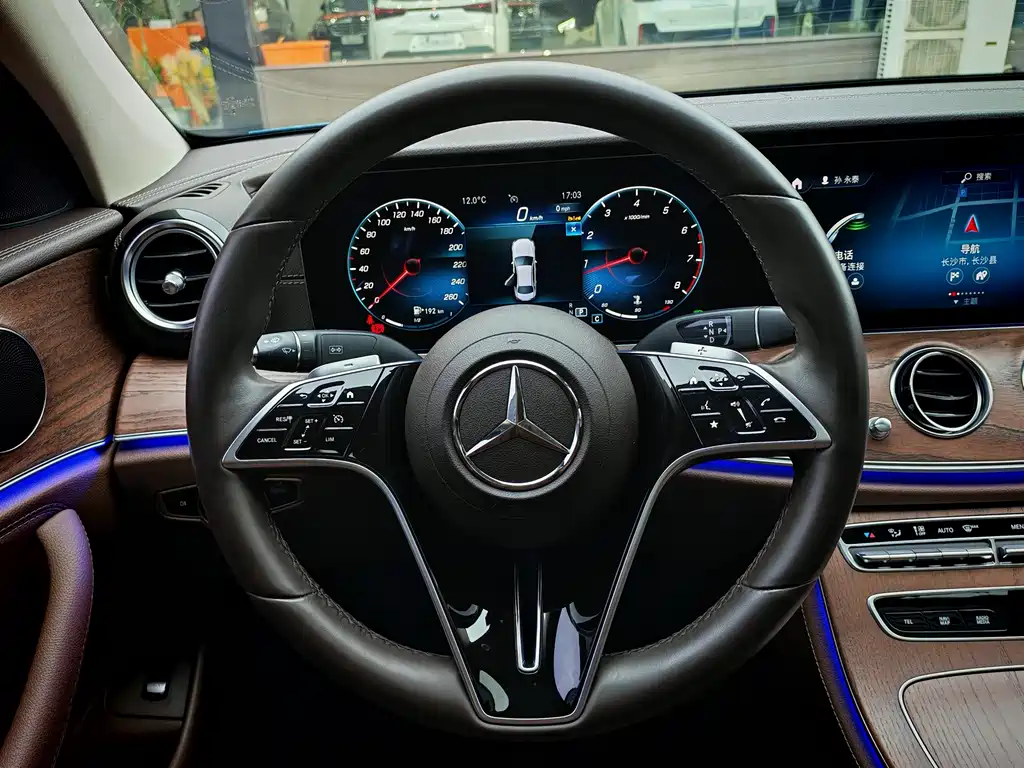 Mercedes-Benz E-Class 2023 — фото 11