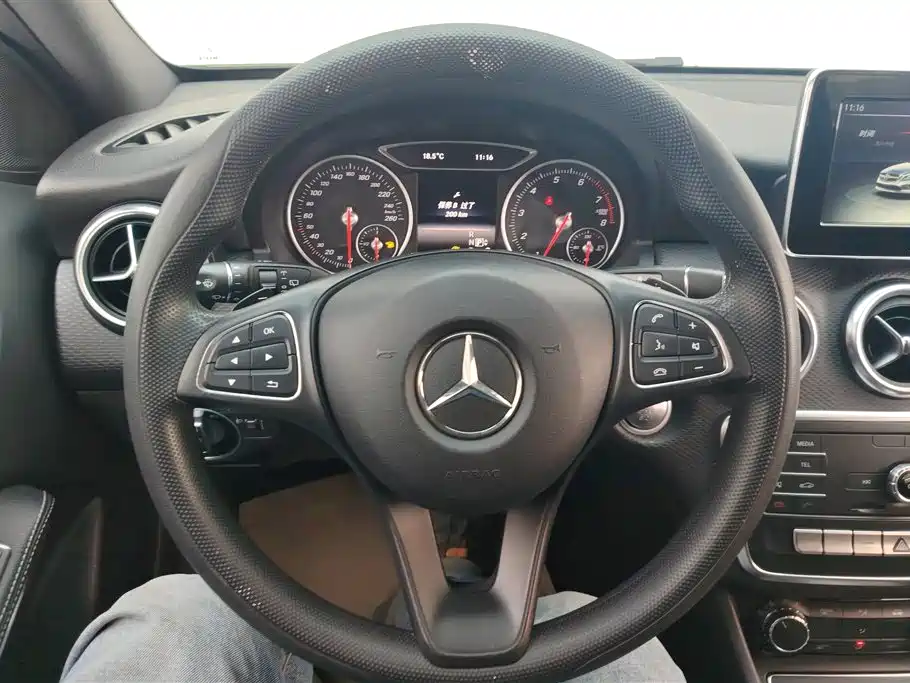 Mercedes-Benz A-Class 2016 — фото 14