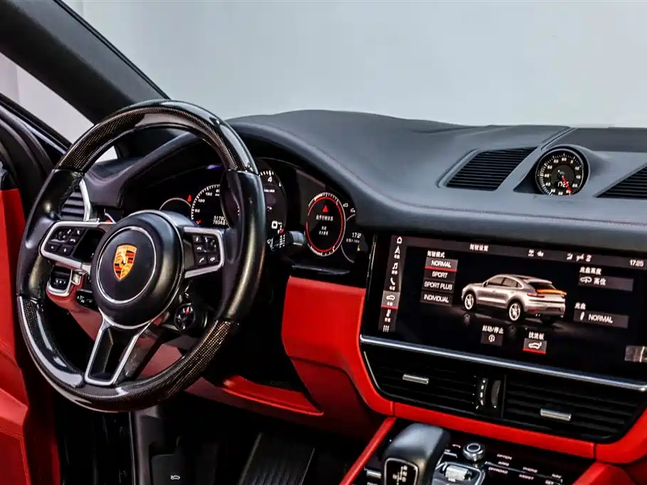 Porsche Cayenne 2020 — фото 19