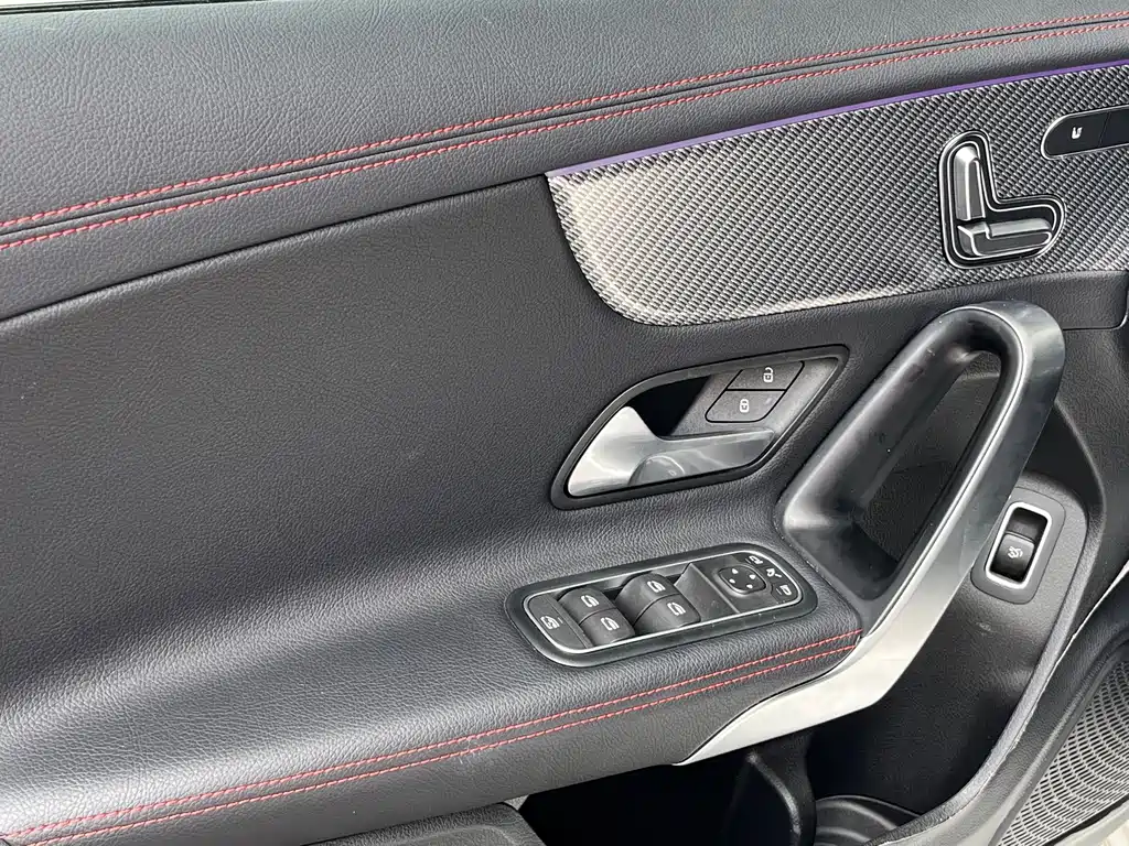 Mercedes-Benz A-Class 2024 — фото 9