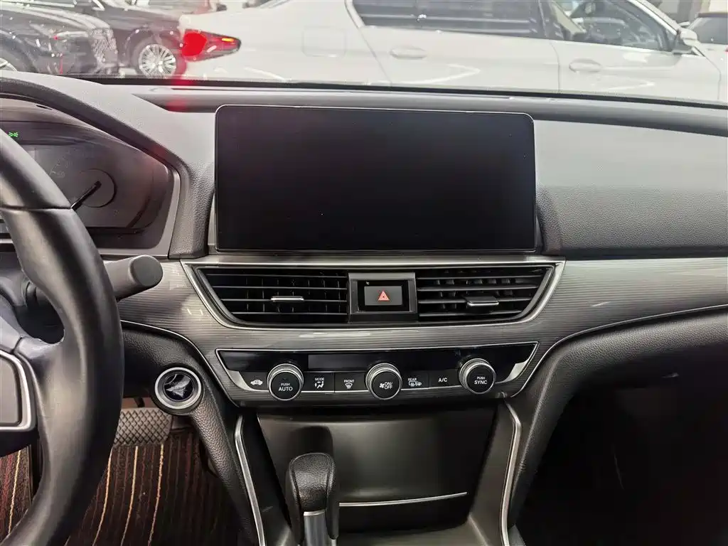 Honda Accord 2022 — фото 11