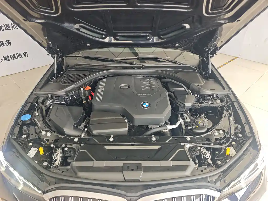 BMW 3 Series 2025 — фото 10