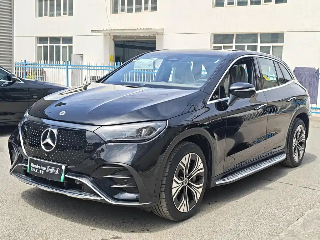 Mercedes-Benz EQE SUV 2025
