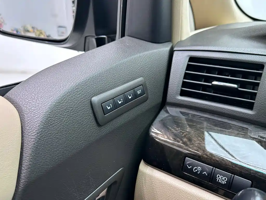 Toyota Alphard 2014 — фото 25
