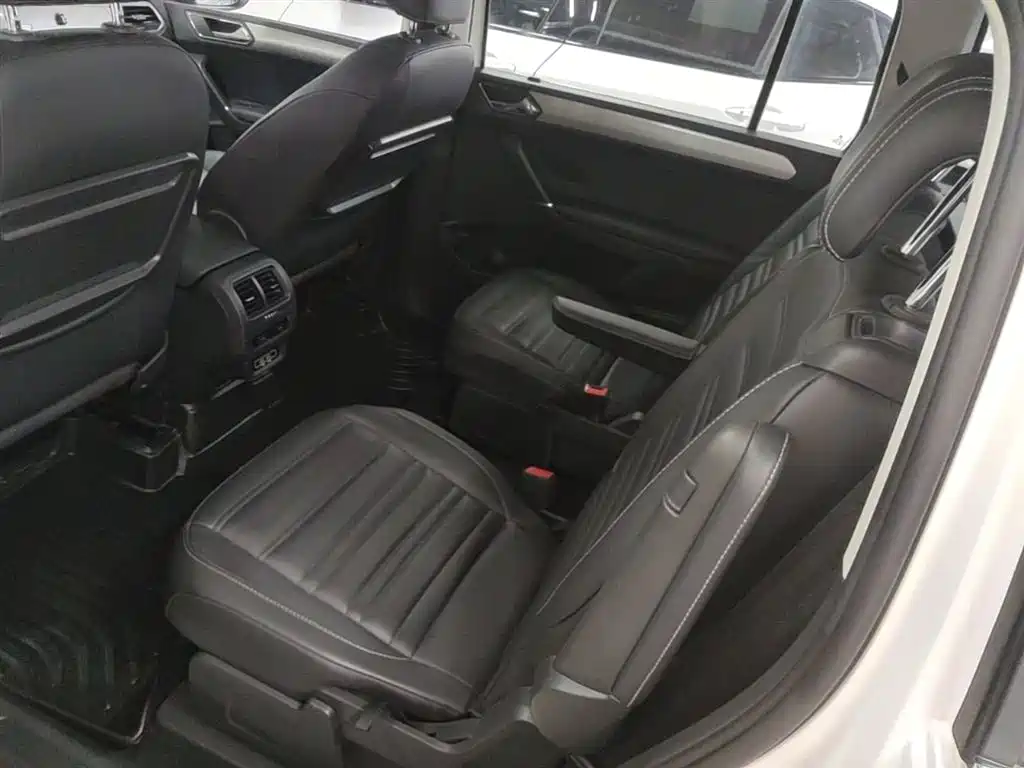 Volkswagen Touran 2019 — фото 17