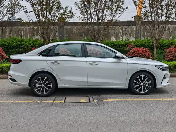 Geely Emgrand 2026