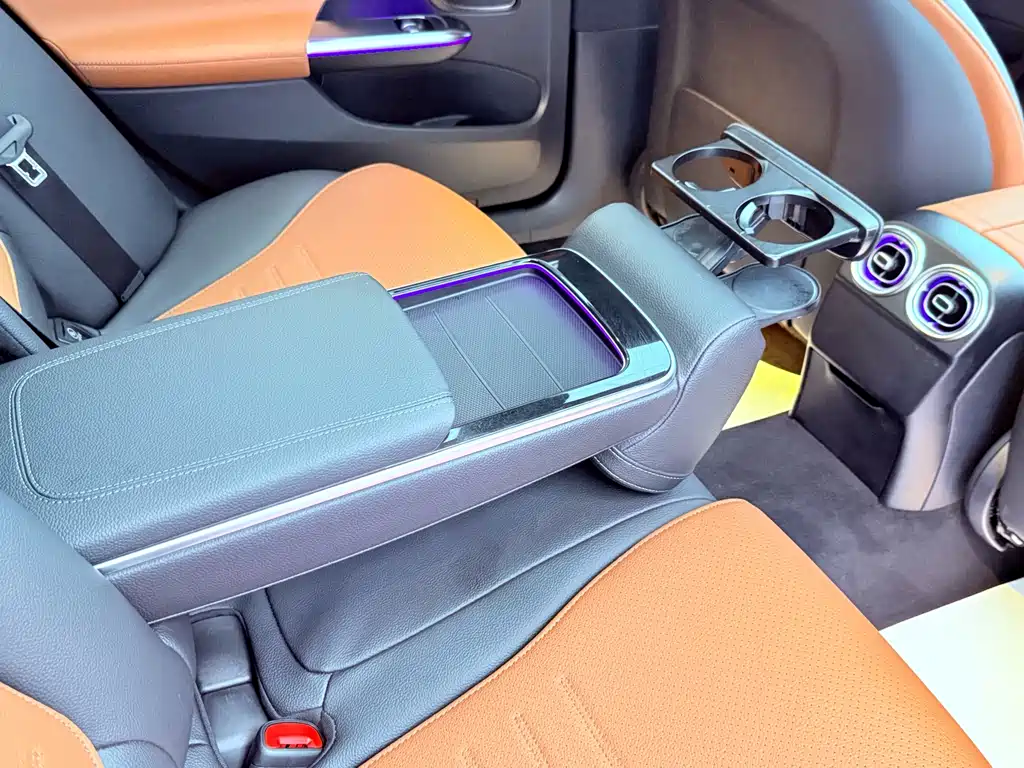 Mercedes-Benz C-Class 2023 — фото 21