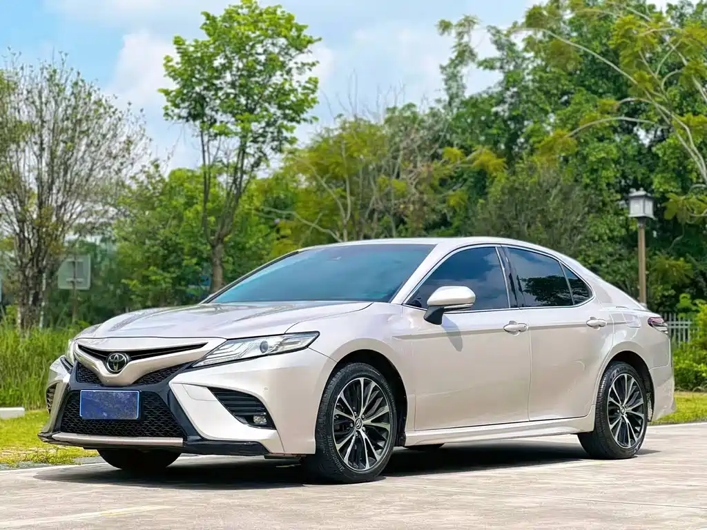 Toyota Camry 2020 — фото 3