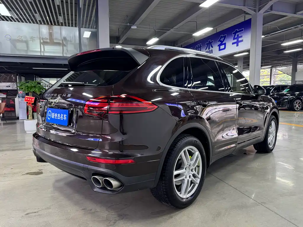 Porsche Cayenne Hybrid 2017 — фото 14
