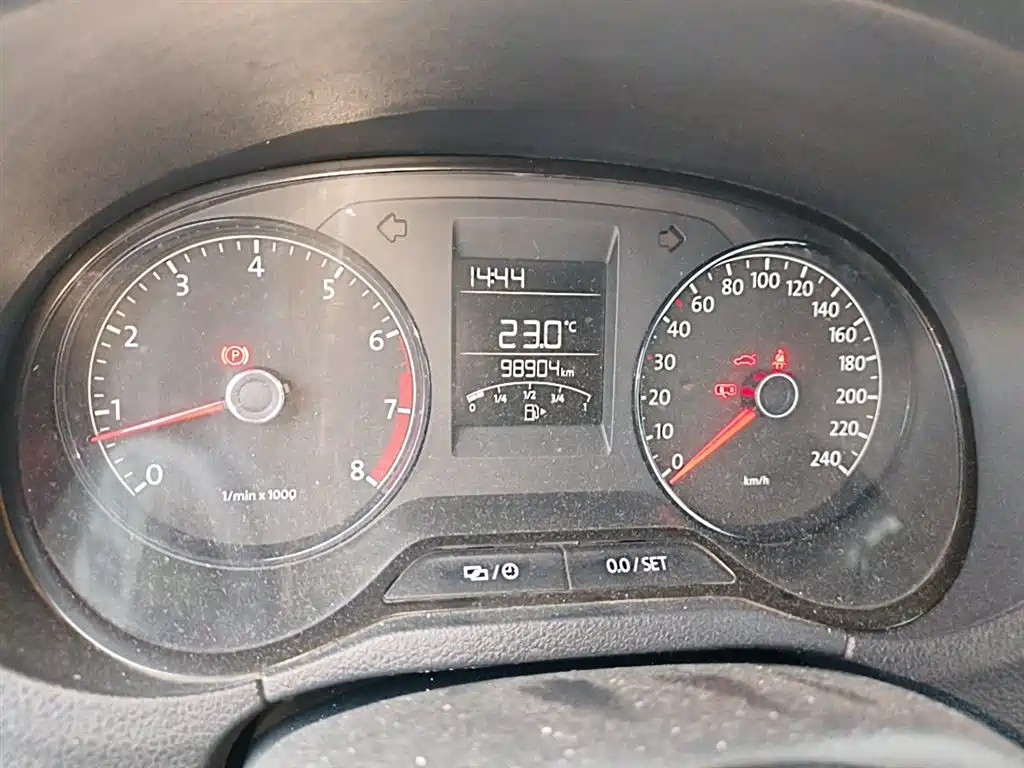 Volkswagen Polo 2015 — фото 13