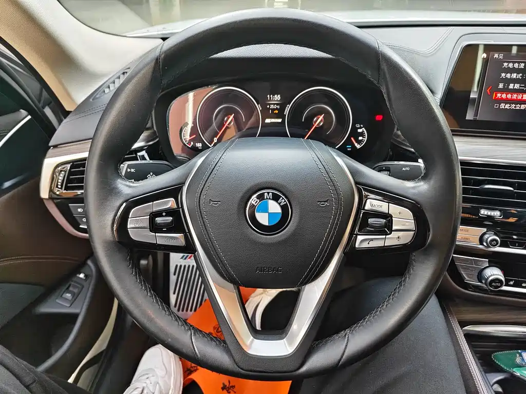 BMW 5 Series New Energy 2018 — фото 13