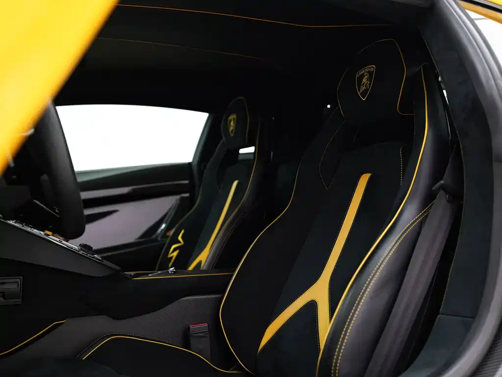 Lamborghini Aventador 2016 — фото 28