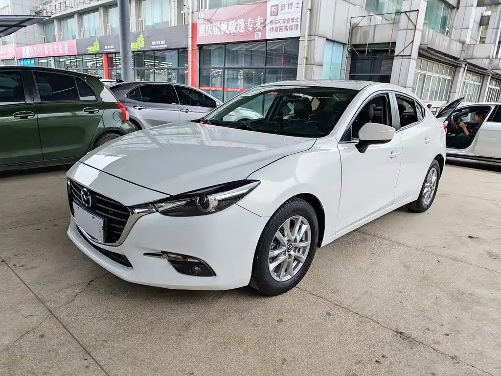 Mazda 3 Axela 2019 — фото 1