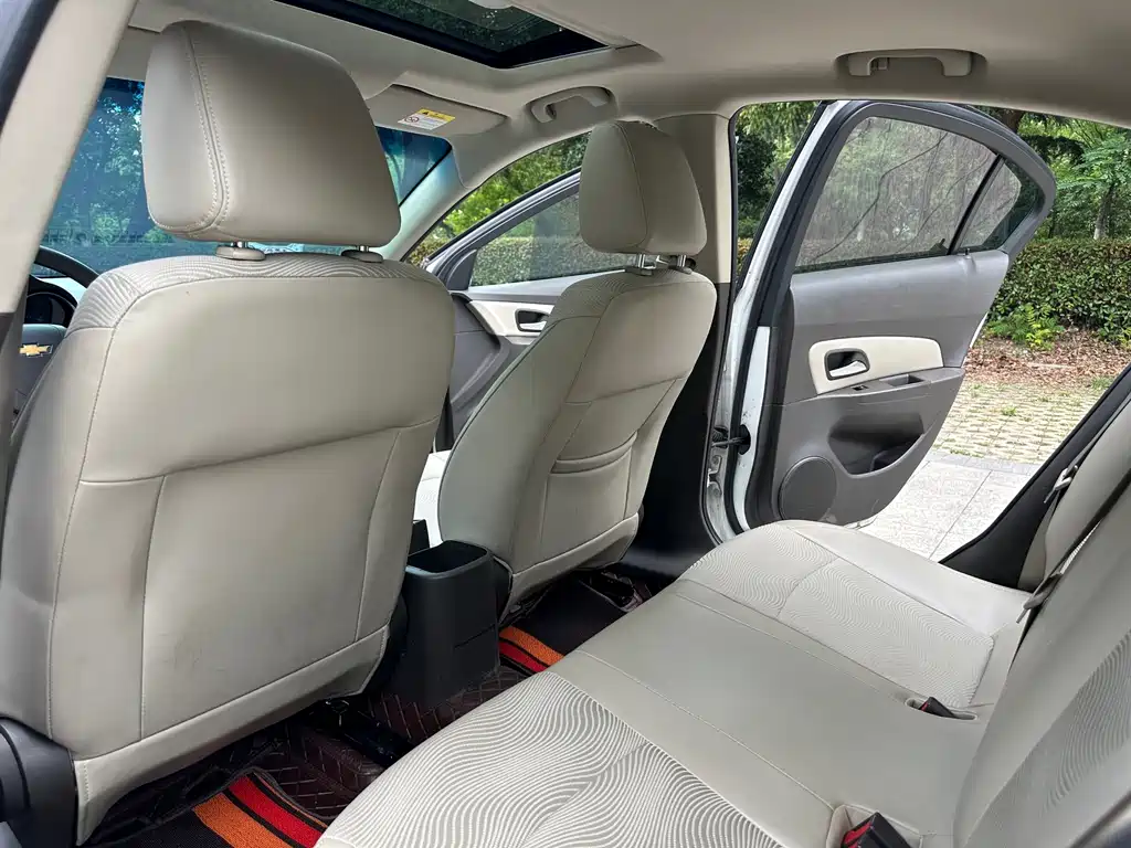 Chevrolet Cruze 2015 — фото 11