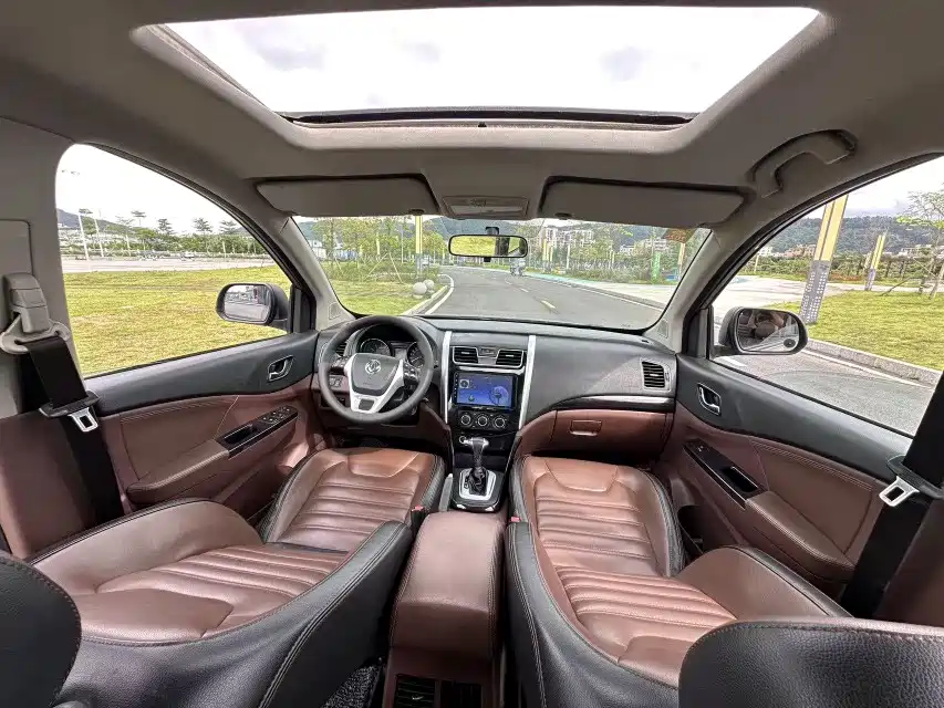 Dongfeng Fengxing SX6 2017 — фото 12