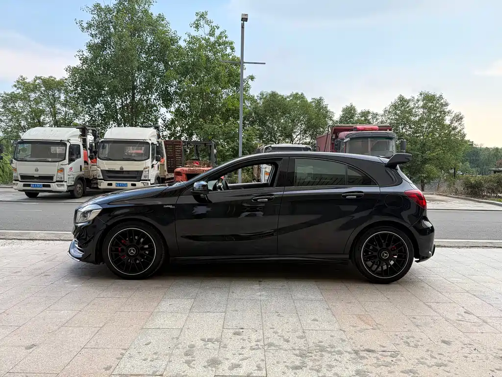 Mercedes-Benz A-Class 2018 — фото 4