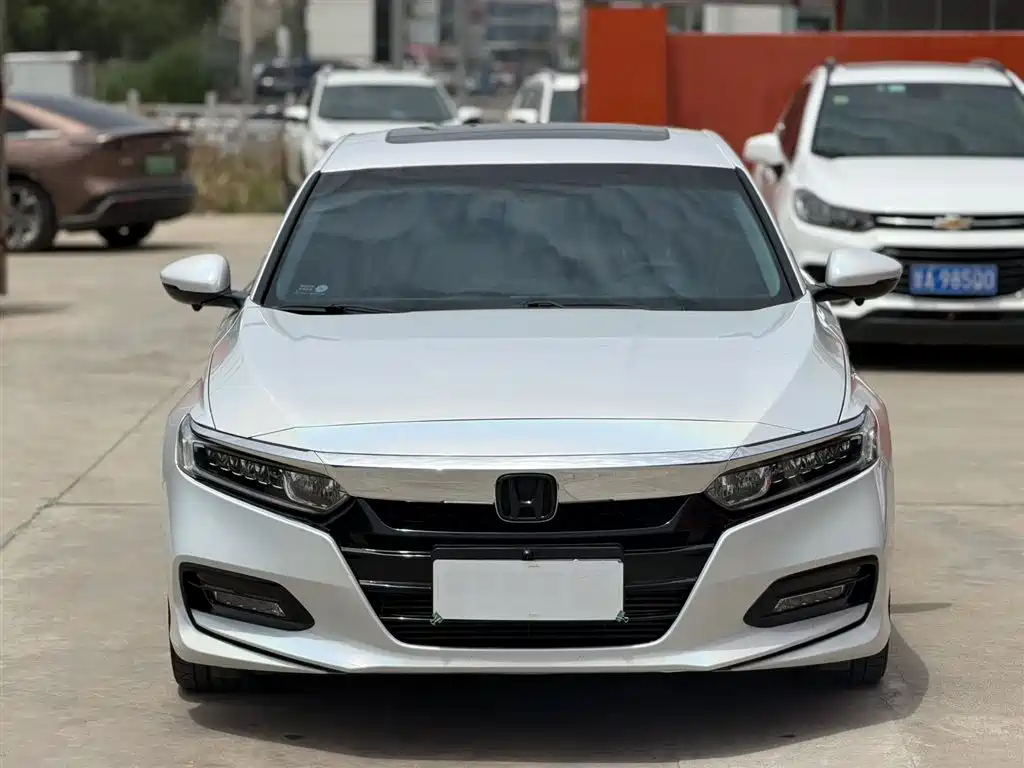 Honda Accord 2019 — фото 9