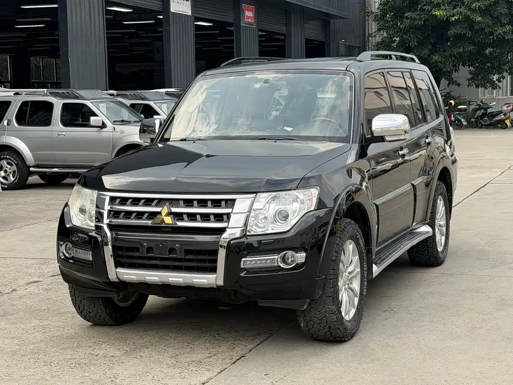 Mitsubishi Pajero 2018