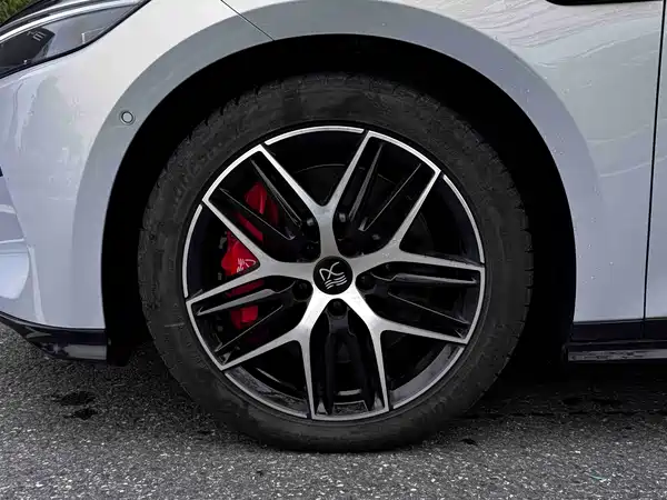 BYD Han L 2025