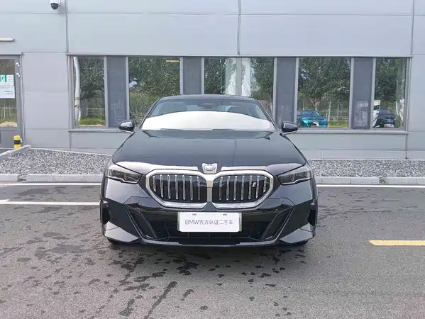 BMW i5 2025