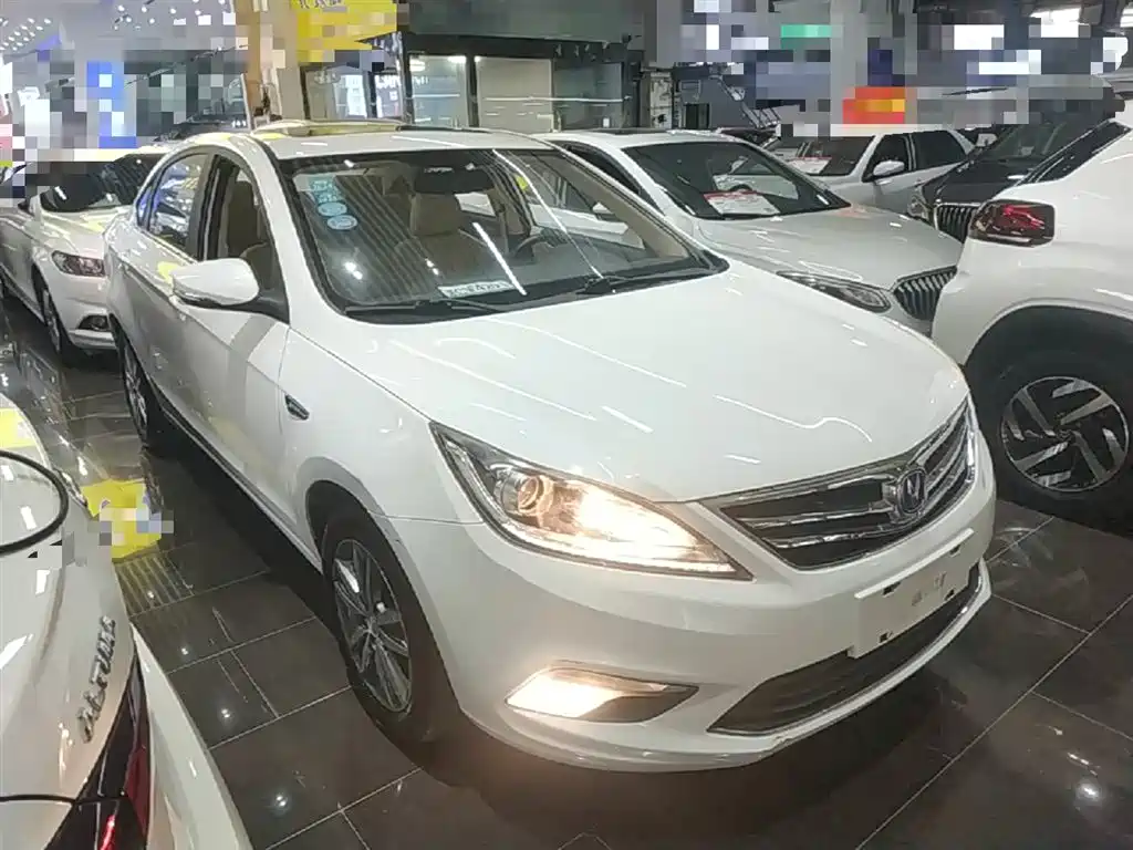 Changan Eado 2016 — фото 4