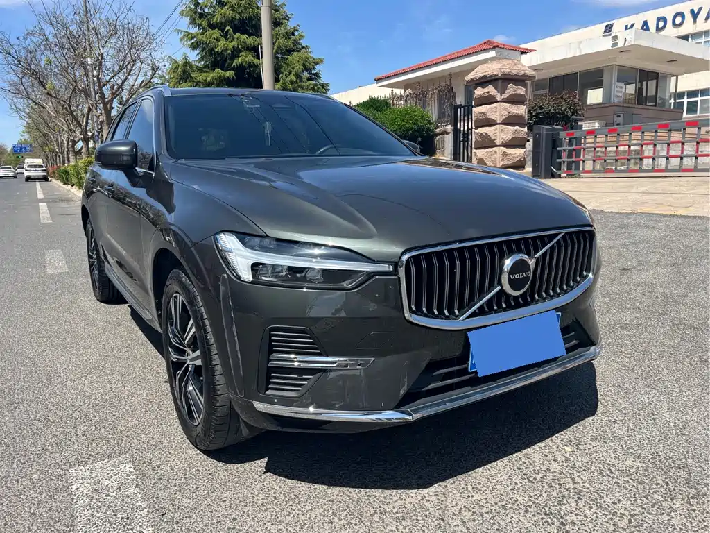 Volvo XC60 2022 — фото 3