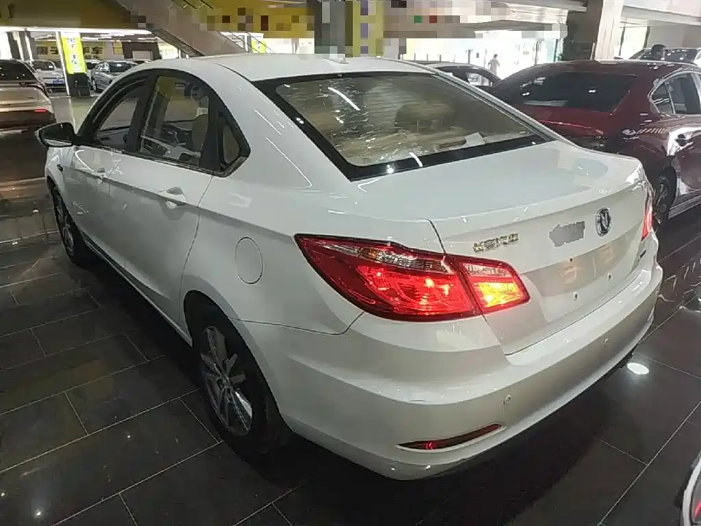 Changan Eado 2016 — фото 5