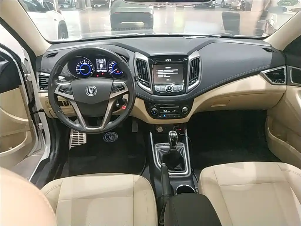 Changan Eado 2016 — фото 10